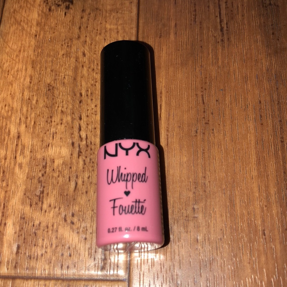 NYX Whipped Fouetté in the shade Plush